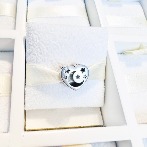 925 Sterling Silver Glow In The Dark Van Gogh Starry Night Heart Charm - Picture 3 of 8